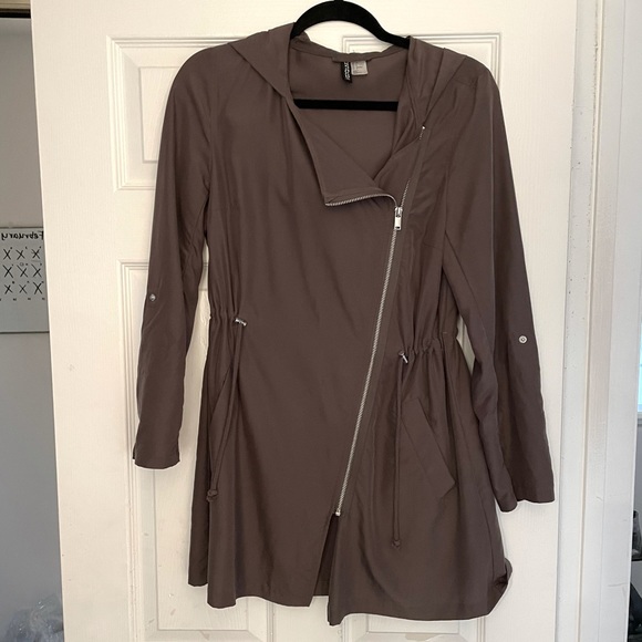 H&M Jackets & Blazers - HM hooded utility jacket